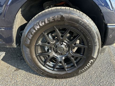 Used 2023 Ford F150 Limited image 26