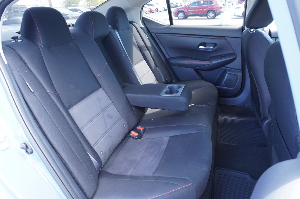 Certified 2025 Nissan Sentra SR FWD image 8