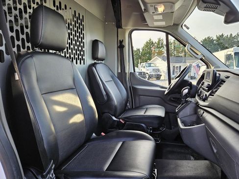 Used 2020 Ford Transit 250 Medium Roof RWD image 29