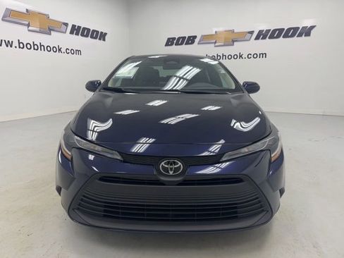 Used 2024 Toyota Corolla LE FWD image 2