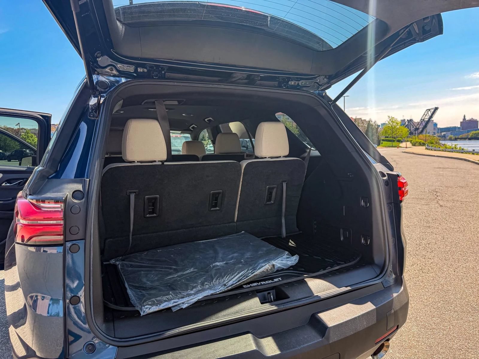 Used 2022 Chevrolet Traverse LS FWD image 20