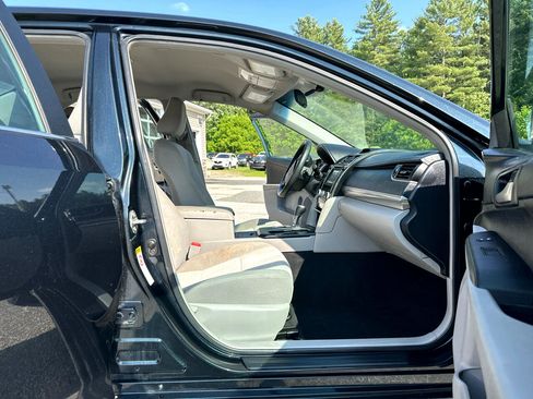 Used 2014 Toyota Camry SE image 8