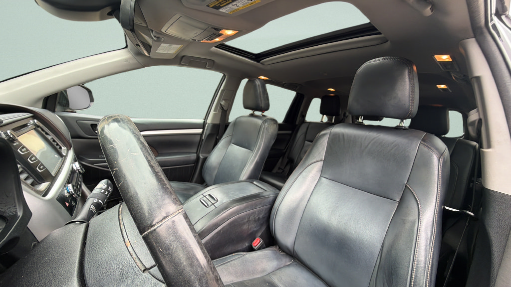 Used 2018 Toyota Highlander XLE AWD/4WD image 23
