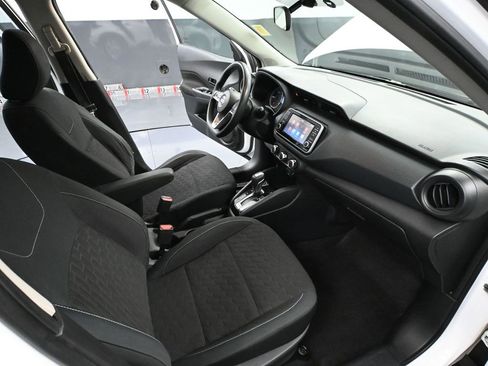 Used 2021 Nissan Kicks S image 45