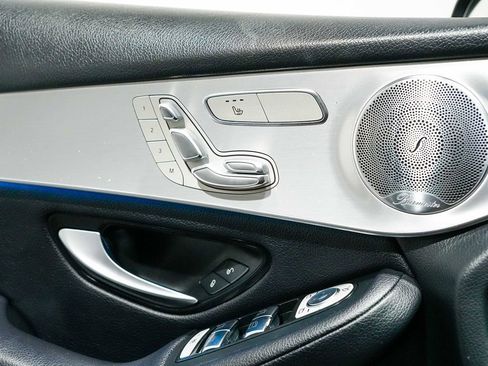 Used 2019 Mercedes-Benz GLC 300 4MATIC image 18