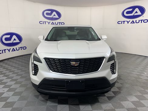 Used 2021 Cadillac XT4 Luxury w/ Cold Weather Package FWD image 9