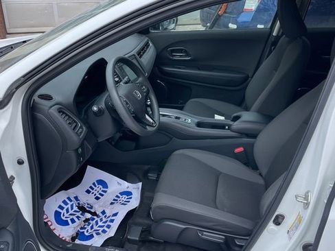 Used 2021 Honda HR-V EX image 3