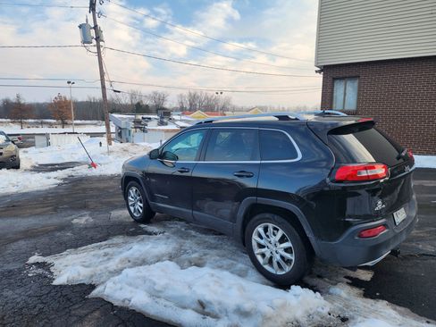 Used 2016 Jeep Cherokee Limited image 7