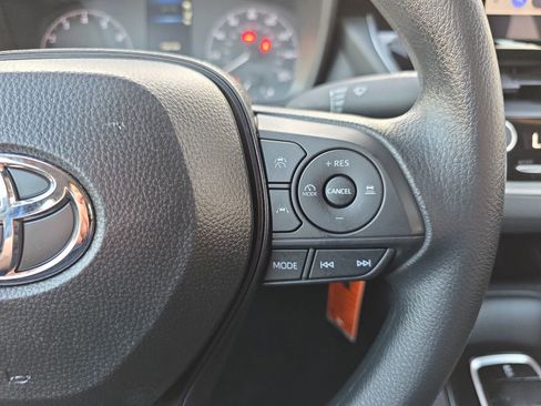 Used 2025 Toyota Corolla LE image 17