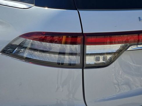 Used 2023 Lincoln Aviator Reserve w/ Equipment Group 201A image 10