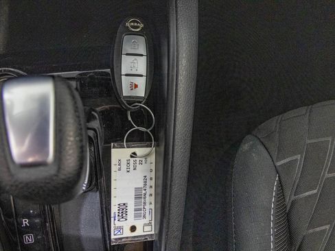Used 2022 Nissan Kicks S FWD image 27