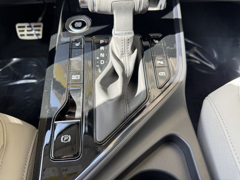 Used 2023 Kia Niro EX Touring image 25