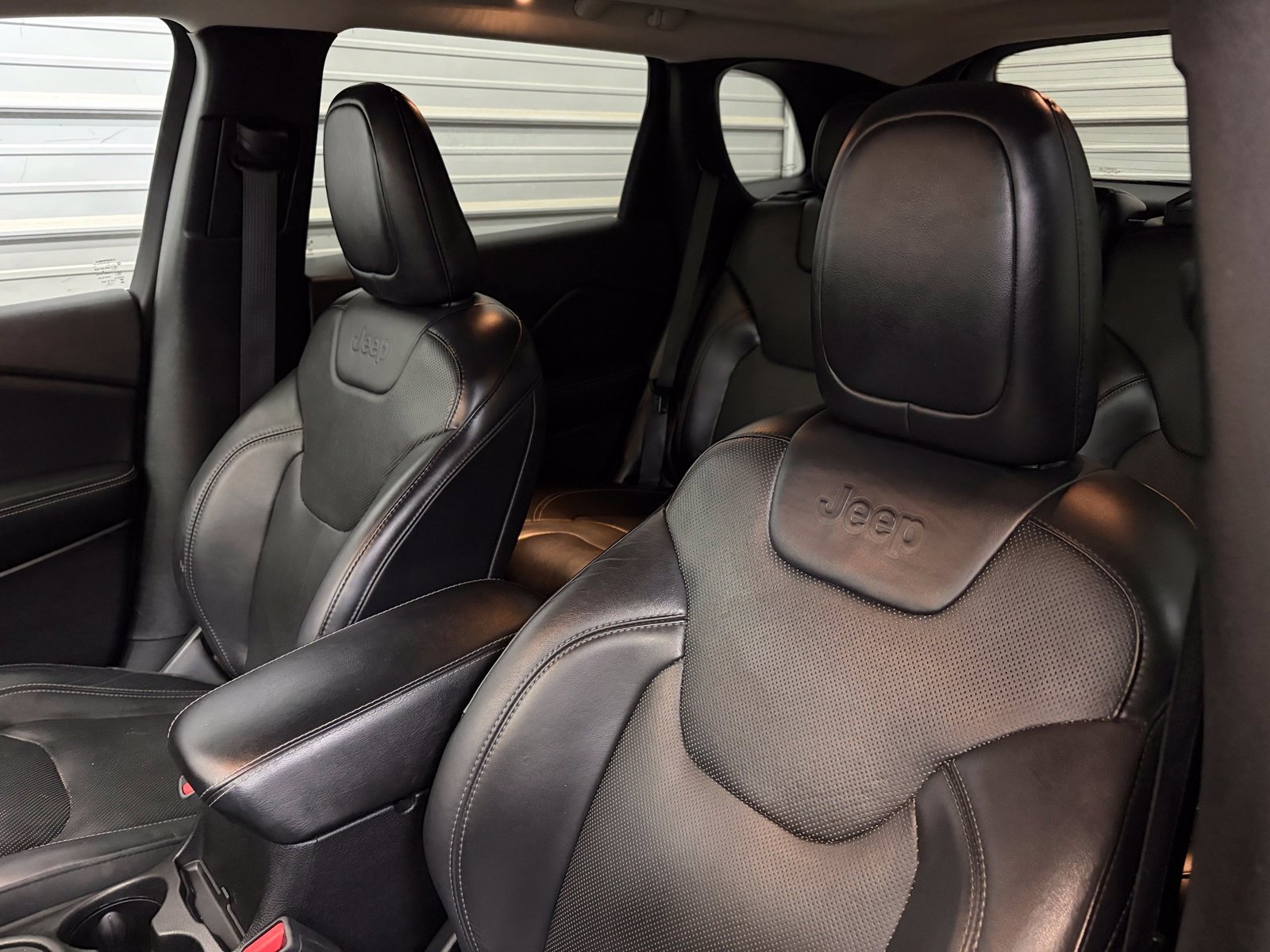 Used 2019 Jeep Cherokee Limited AWD/4WD image 9