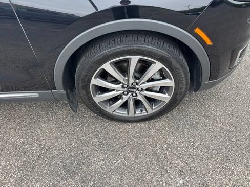 Used 2019 Lincoln Nautilus Select AWD/4WD image 5