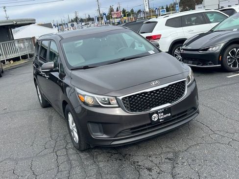 Used 2016 Kia Sedona LX w/ LX Convenience Package image 5