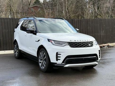 Certified 2025 Land Rover Discovery Dynamic SE image 8