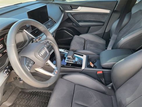 Certified 2024 Audi Q5 e Premium Plus w/ Premium Plus Package image 10