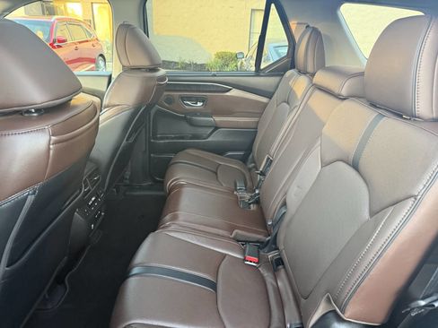 Used 2025 Honda Pilot Elite image 20