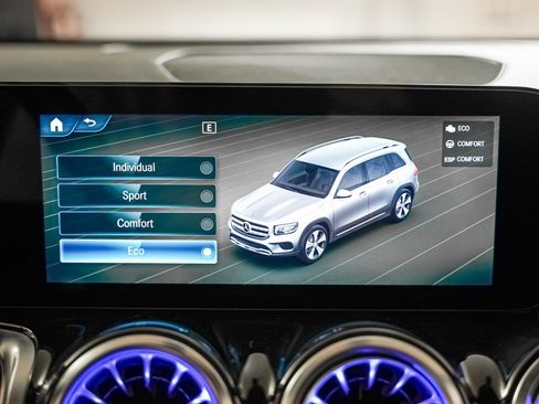 Certified 2022 Mercedes-Benz GLB 250 w/ Premium Package Lite image 21