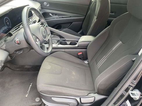 Used 2023 Hyundai Elantra SEL w/ Convenience Package FWD image 16
