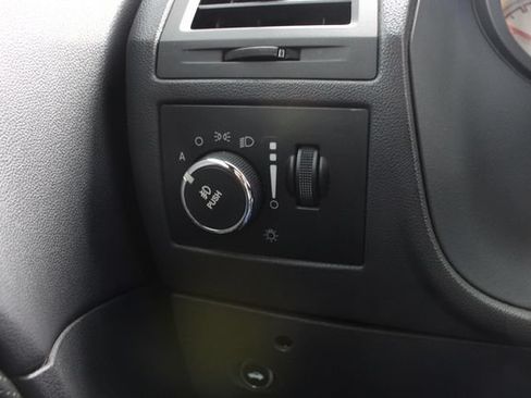 Used 2011 Dodge Challenger R/T RWD image 7