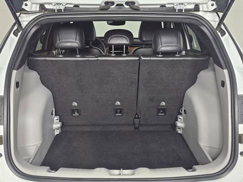 Used 2024 Jeep Compass Limited image 19