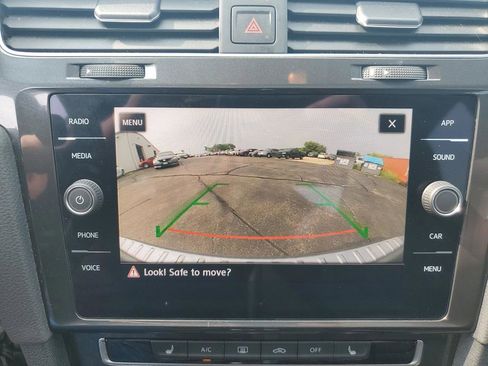 Used 2019 Volkswagen Golf SE w/ Driver Assistance Package FWD image 10