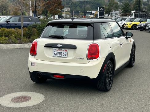 Used 2016 MINI Cooper 2-Door Hardtop image 5