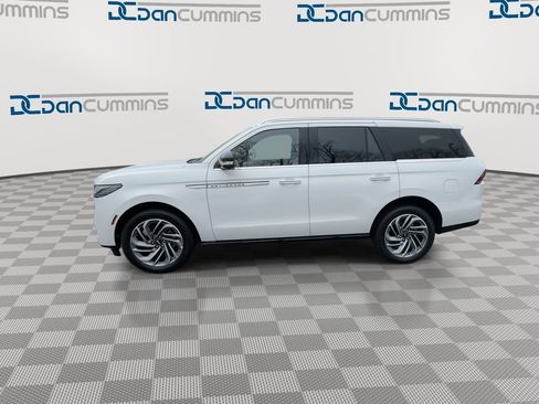 New 2026 Lincoln Navigator Reserve AWD/4WD image 5
