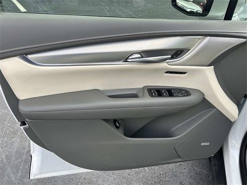 Used 2022 Cadillac XT5 Premium Luxury w/ Technology Package image 24