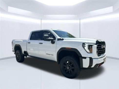 Used 2025 GMC Sierra 2500 AT4 w/ Technology Package AWD/4WD image 6