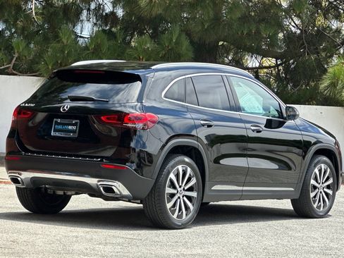 Certified 2023 Mercedes-Benz GLA 250 w/ Premium Package image 4