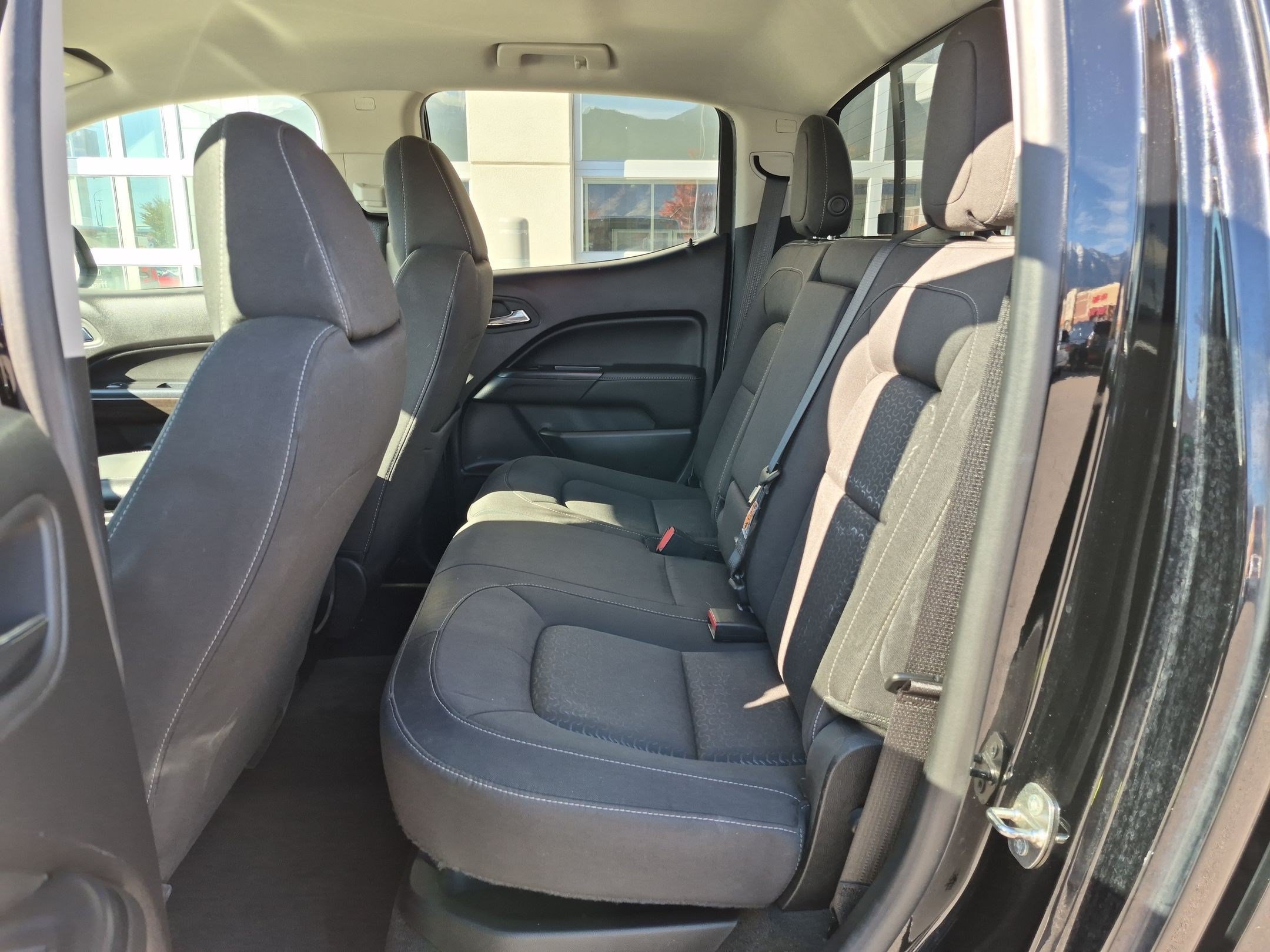 Used 2015 GMC Canyon SLE w/ SLE Convenience Package RWD image 28
