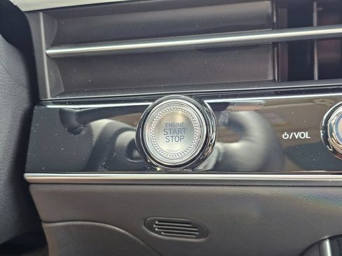 New 2026 Genesis GV70 2.5T Advanced AWD/4WD image 17