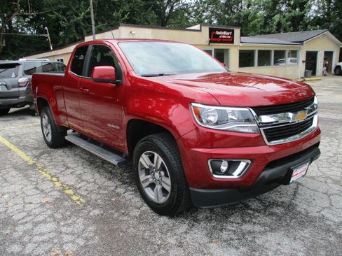 Used 2017 Chevrolet Colorado LT w/ LT Convenience Package RWD image 4