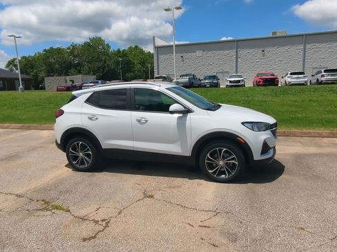 Used 2023 Buick Encore GX Select w/ Safety Package II AWD/4WD image 10