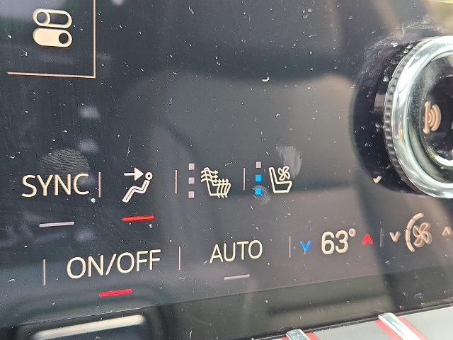 Used 2025 GMC Yukon AT4 w/ AT4 Premium Package AWD/4WD image 16