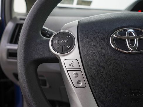 Used 2014 Toyota Prius V Three FWD image 23