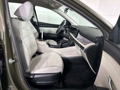 Certified 2025 Hyundai Tucson SE image 28