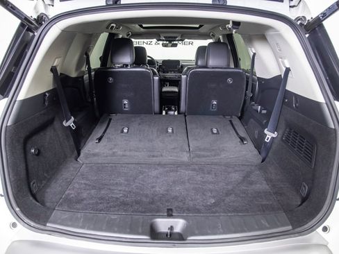 Used 2023 Nissan Pathfinder SL w/ SL Premium Package FWD image 9