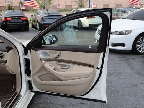 Used 2016 Mercedes-Benz S 550 Sedan image 16