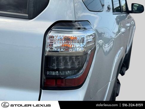 Used 2021 Toyota 4Runner SR5 Premium w/ Moonroof Package AWD/4WD image 12