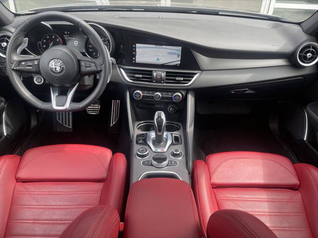 Certified 2022 Alfa Romeo Giulia Veloce AWD/4WD image 33