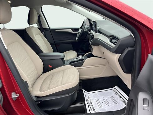 Used 2022 Ford Escape SE w/ Cold Weather Package image 13