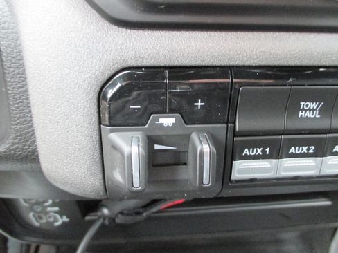 Used 2024 RAM 2500 Tradesman w/ Chrome Appearance Group image 16