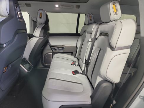 Used 2023 Rivian R1S Adventure AWD/4WD image 21