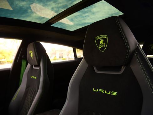 Used 2024 Lamborghini Urus Performante image 29