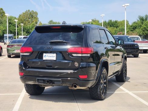 Used 2021 Jeep Grand Cherokee Laredo X AWD/4WD image 7