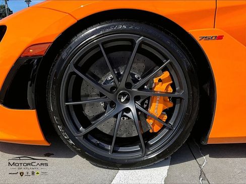 Used 2026 McLaren 750S Spider RWD image 9