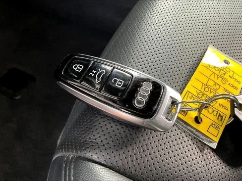 Used 2022 Audi Q7 Premium Plus w/ Premium Plus Package image 13